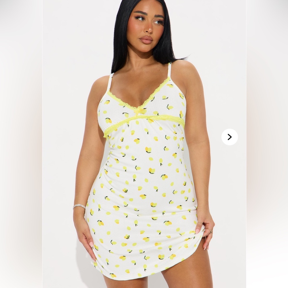 Fashion Nova White and Yellow Floral Chemise